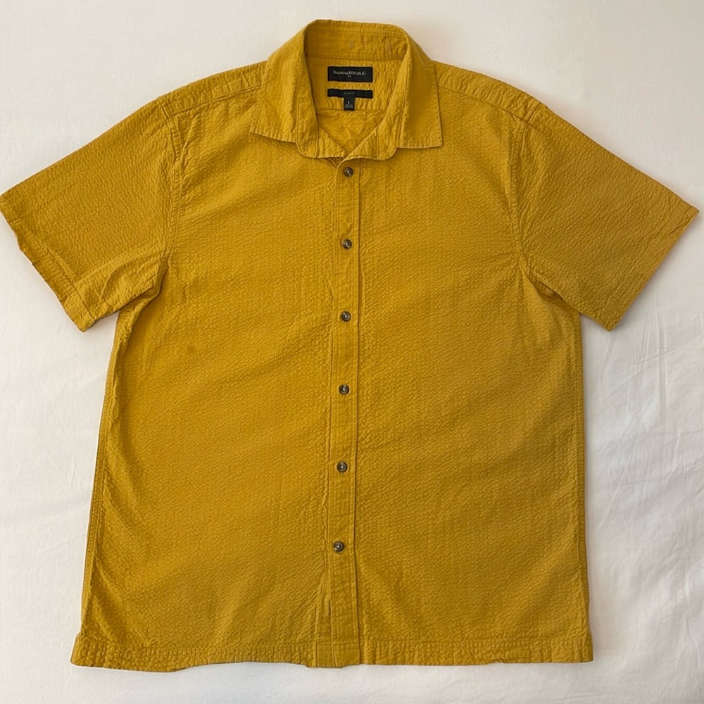 Banana Republic Factory Seersucker Short-Sleeve Button-up